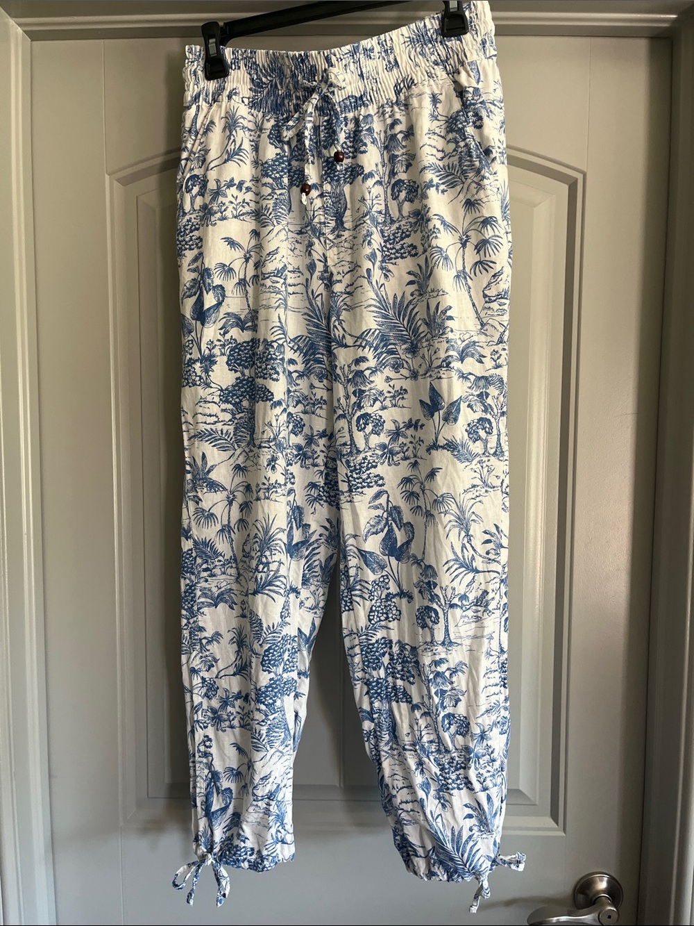 Nicole Miller Linen Blend Tropical Print Pull On Pants